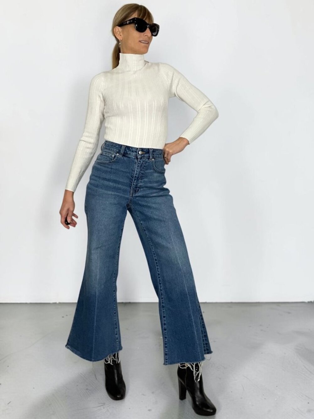 Madewell The Curvy Flared Wide-Leg Crop Jean 24 Blue Oneida Wash